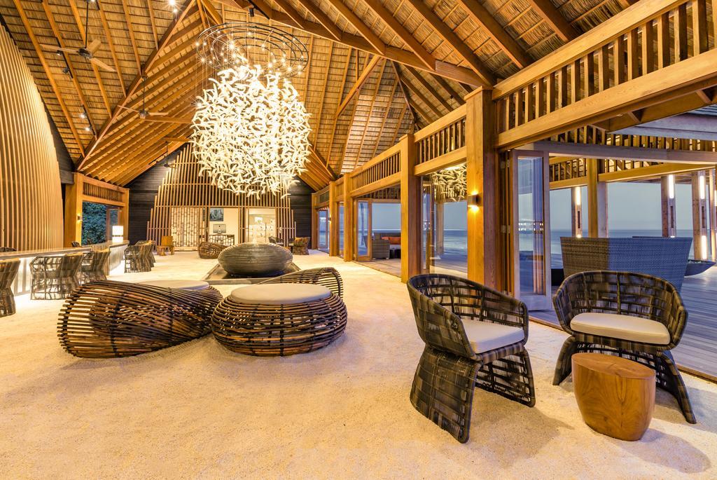 Hurawalhi Island Resort Exterior photo
