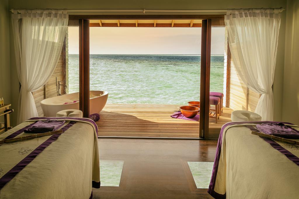 Hurawalhi Island Resort Exterior photo