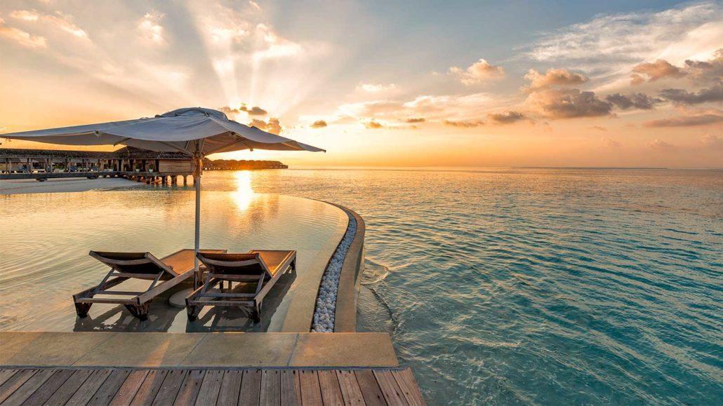 Hurawalhi Island Resort Exterior photo